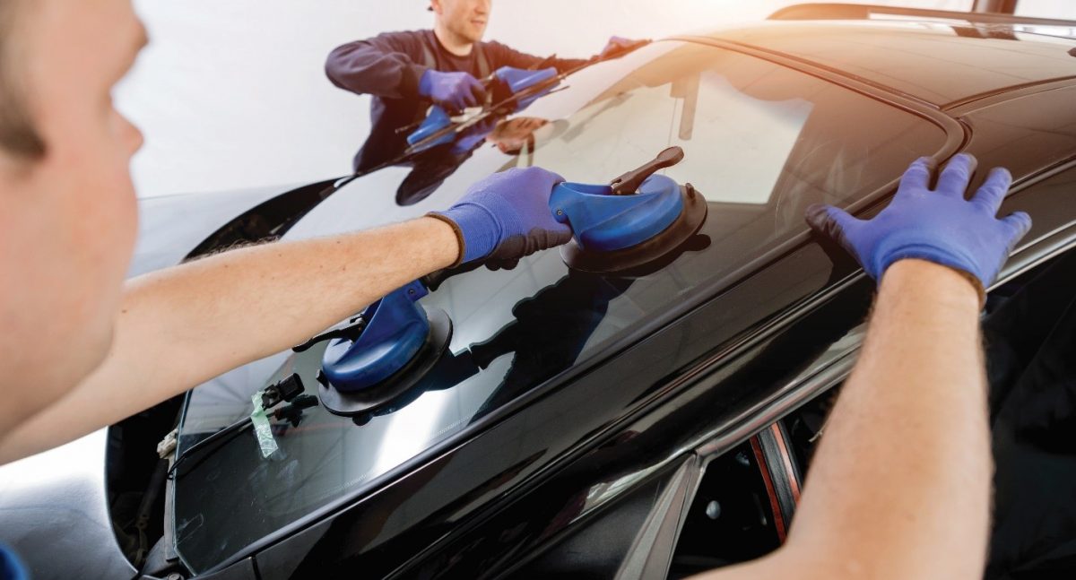 auto glass replacement